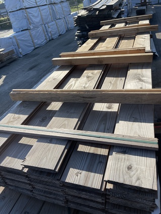 Ca. 43x Douglas Veer en Groef, 18x195mm, lengte 400cm